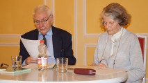 Ingrid und Heinz-Dieter Tempel berichten über Albert Schweitzer beim Hoyerswerdaer Kunstverein.